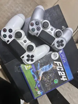 PS4 With 2pads N Fifa 24