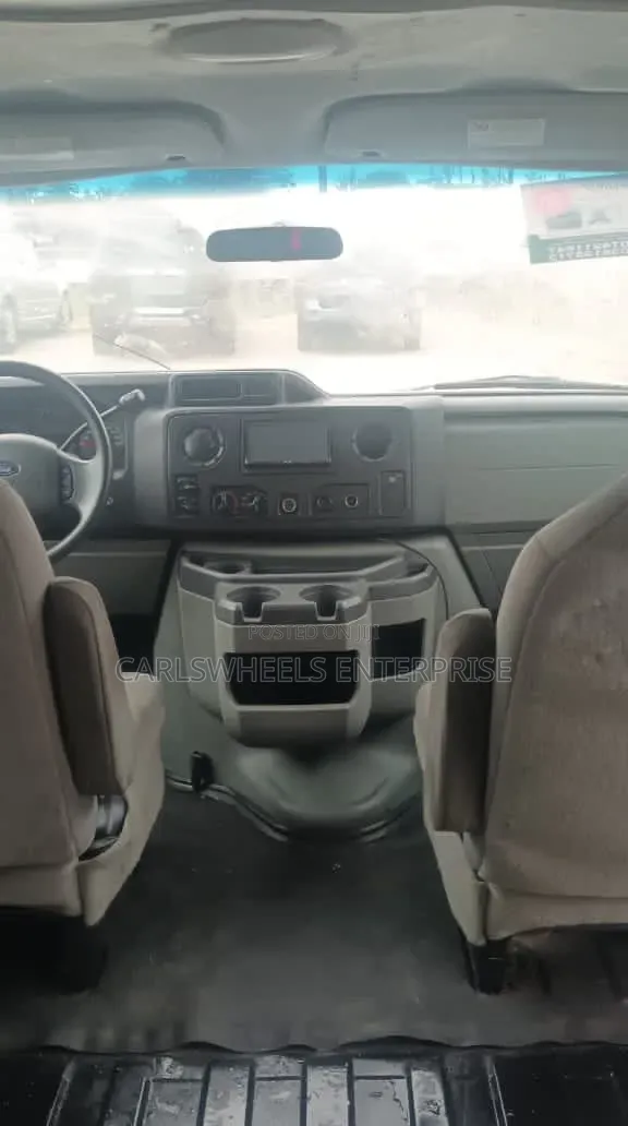 Ford E350 2010