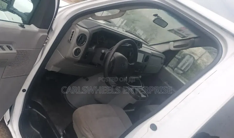 Ford E350 2010