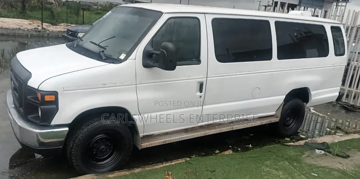Ford E350 2010