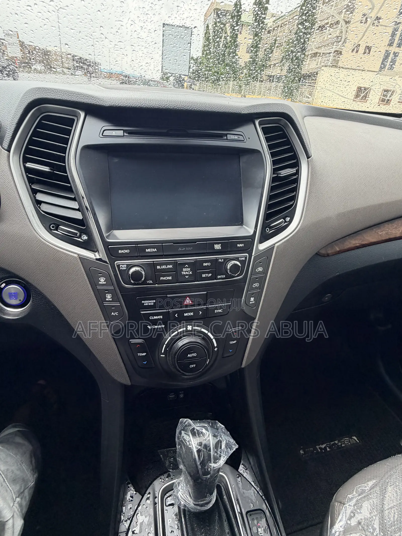 Hyundai Santa Fe 2017 White