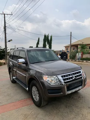 Mitsubishi Pajero 2015 Brown
