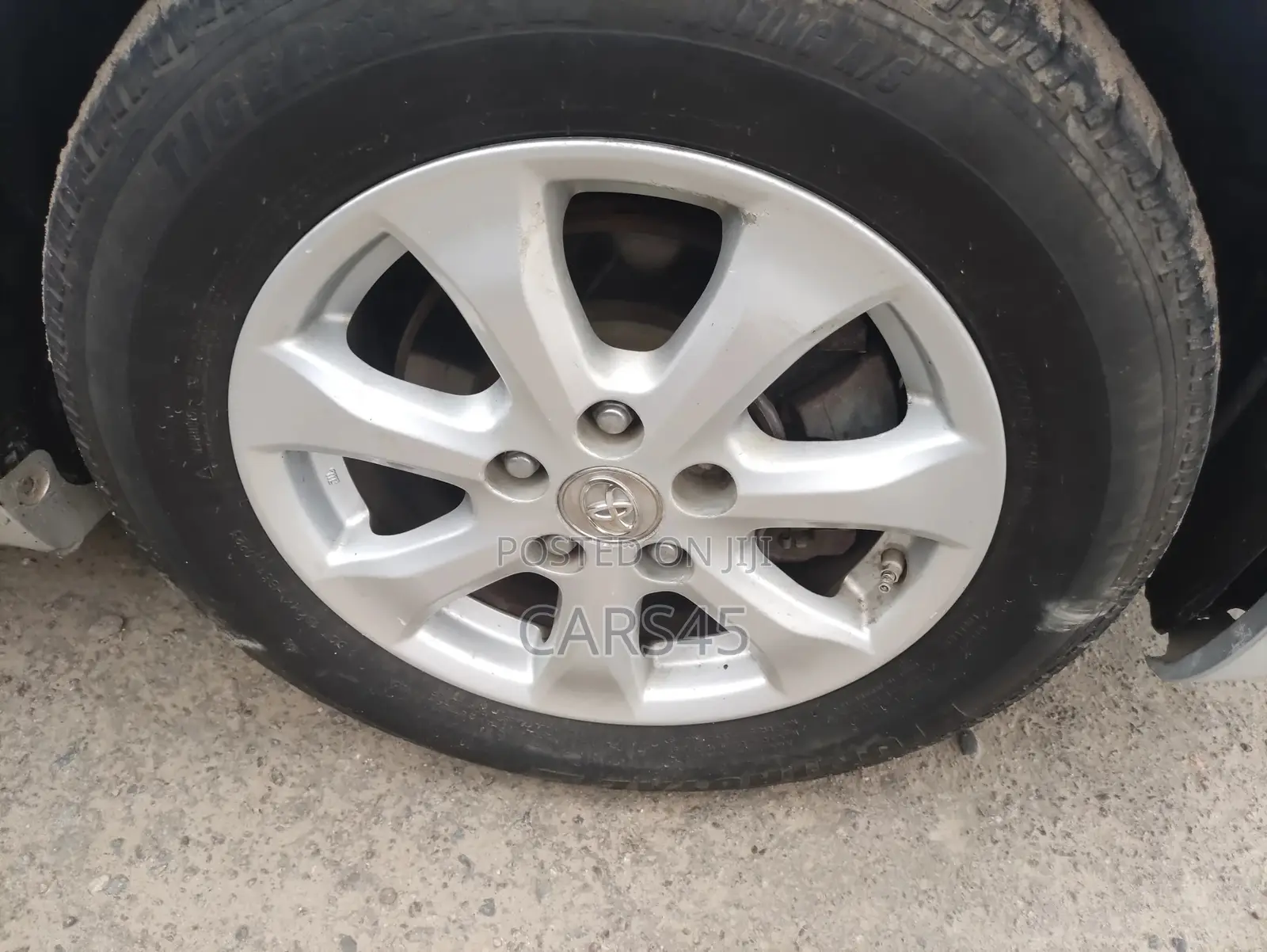 Toyota Camry 2011 Silver