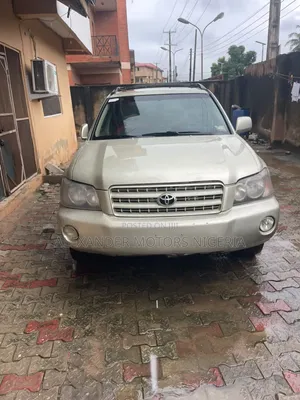 Toyota Highlander 2004 Gold