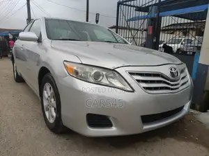 Toyota Camry 2011 Silver