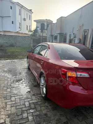 Toyota Camry SE V6 4dr Sedan (3.5L 6cyl 6A) 2012 Red
