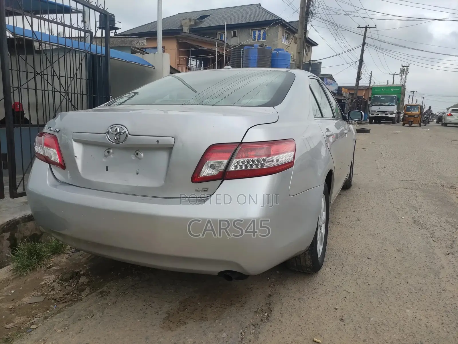 Toyota Camry 2011 Silver