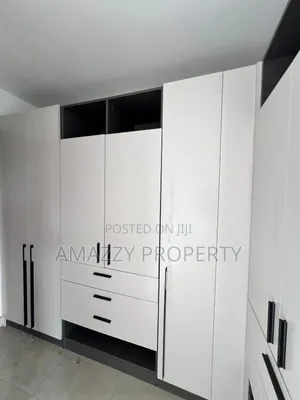 2bdrm Apartment in Lekki Phase 1 for rent