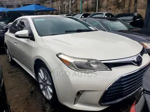 Toyota Avalon Limited 4dr Sedan (3.5L 6cyl 6A) 2014 White