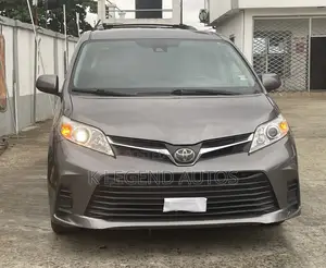 Toyota Sienna LE AWD (3.5L 6cyl 8A) 2018 Gray