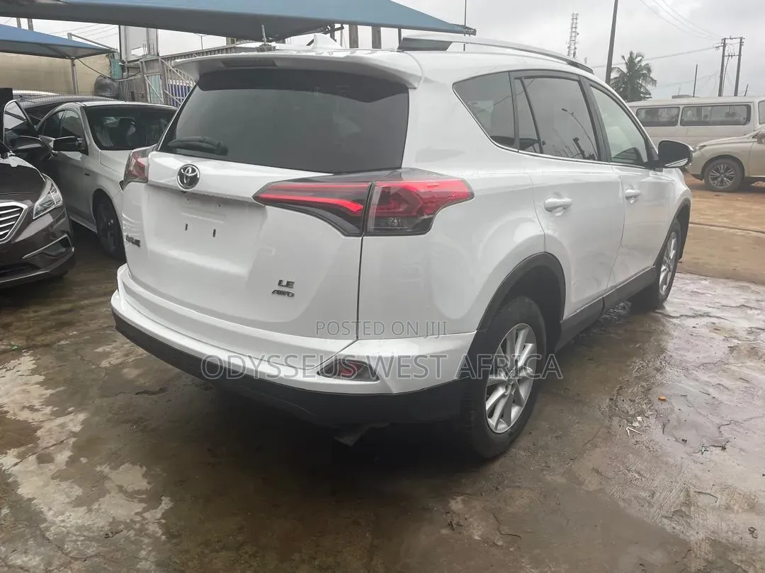 Toyota RAV4 2016 White