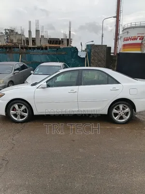 Toyota Camry LE V6 4dr Sedan (3.0L 6cyl 5A) 2005 Silver