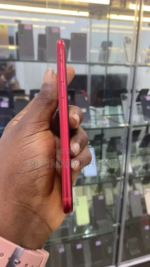Apple iPhone SE (2022) 128 GB Red