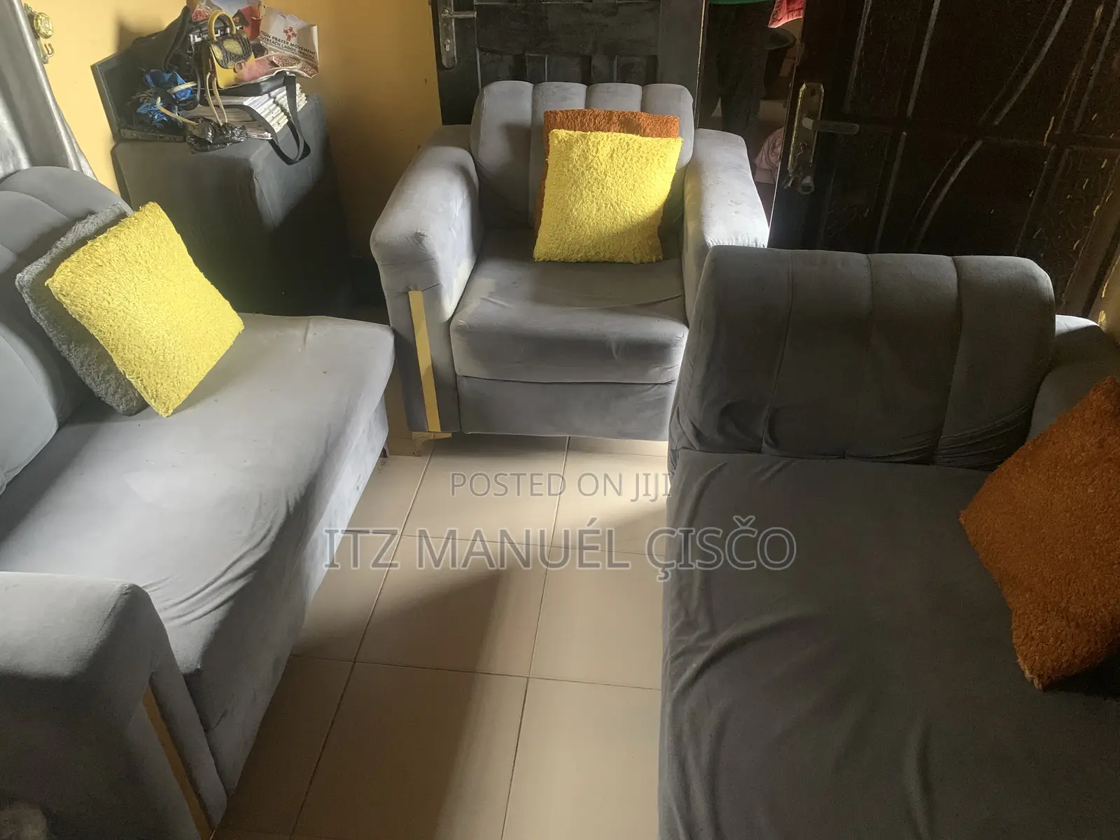 6 Seaters Comfortable Sofa