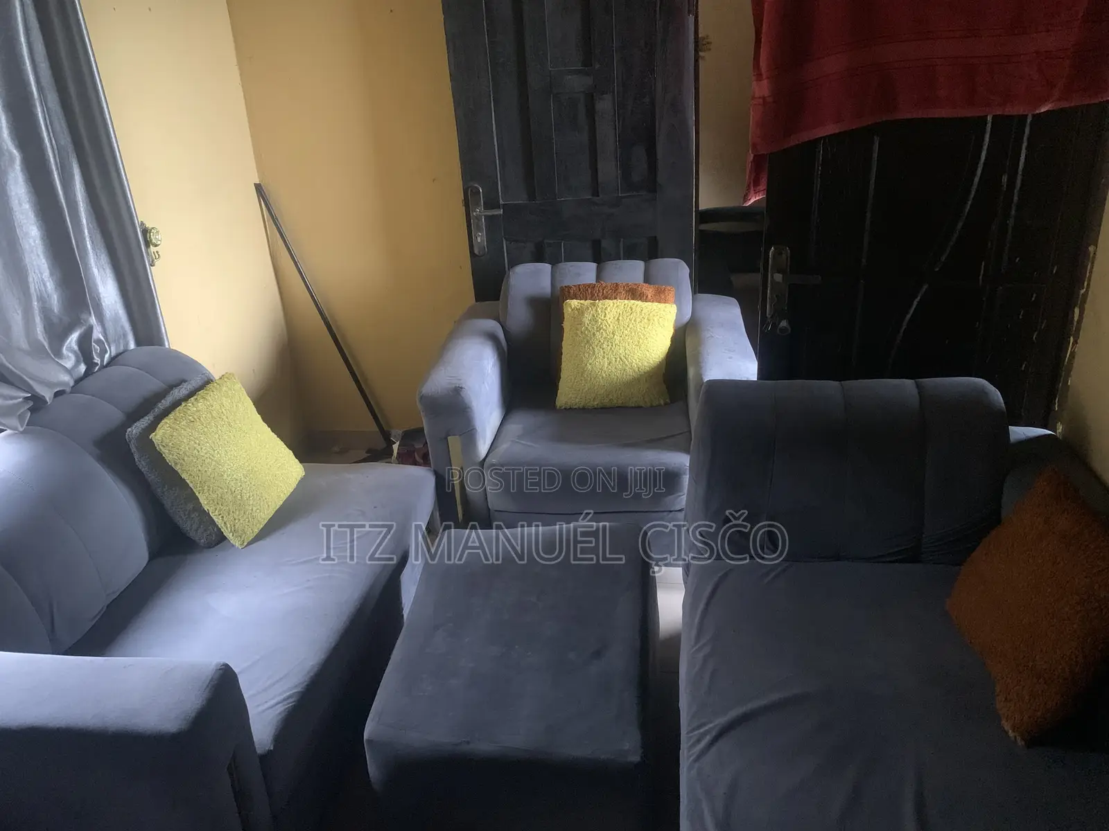 6 Seaters Comfortable Sofa