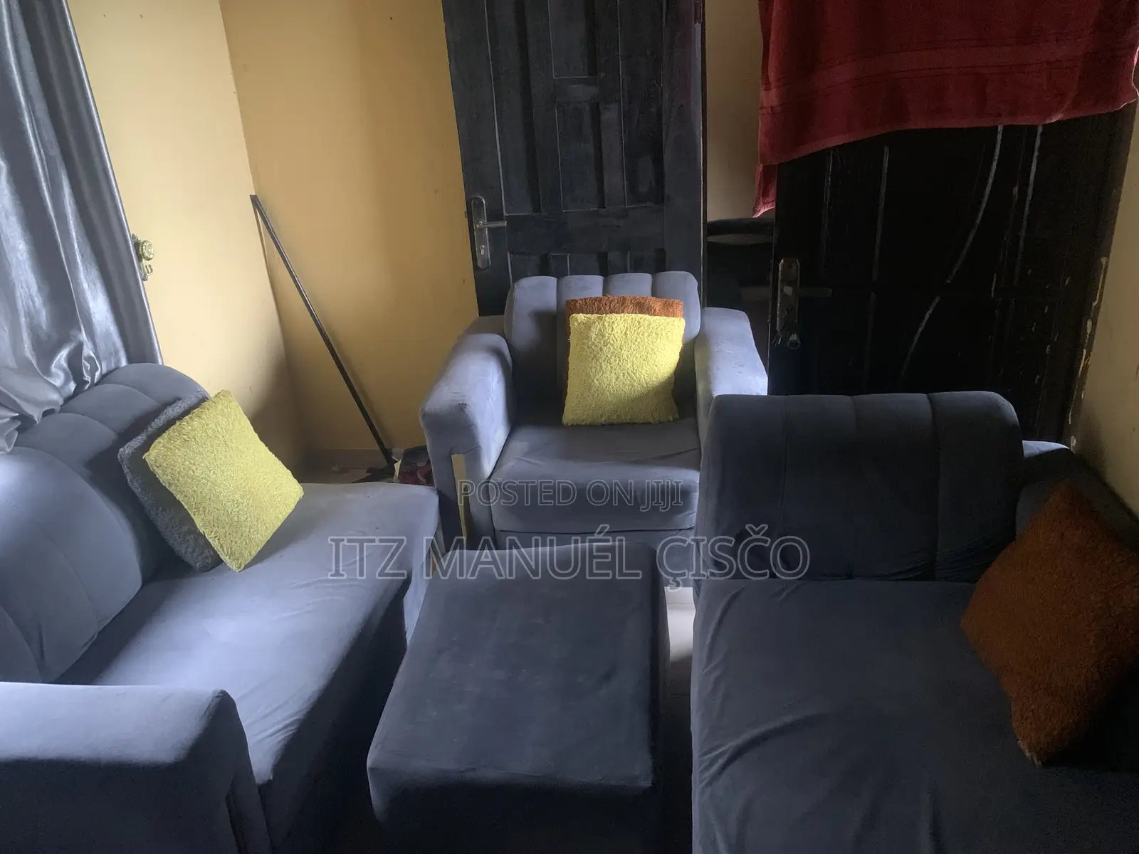 6 Seaters Comfortable Sofa