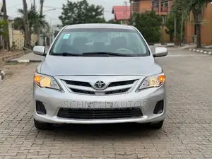 Toyota Corolla LE 4dr Sedan (1.8L 4cyl 4A) 2012 Silver