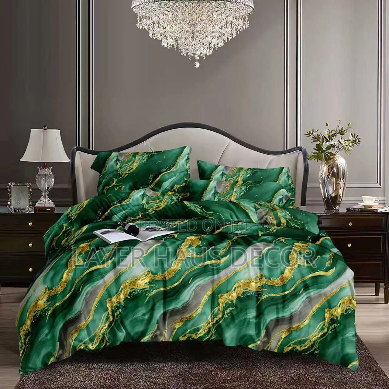 Patterned Bedsheet With Pillowcases