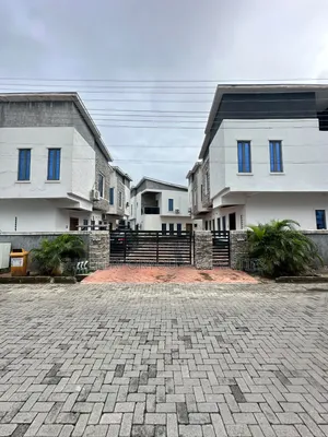 4bdrm Duplex in Lekki Phase 1 for rent