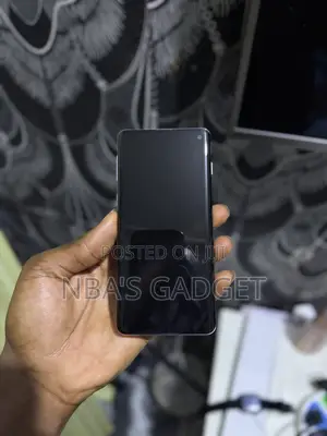 New Samsung Galaxy S10 128 GB Blue