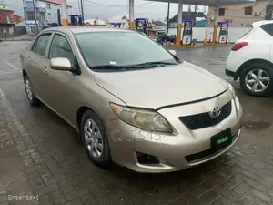 Toyota Corolla 2010 Gold