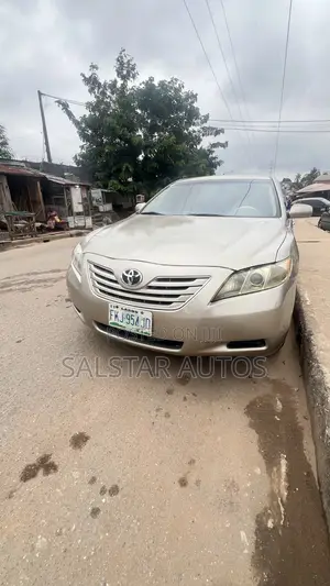 Toyota Camry SE 4dr Sedan (2.4L 4cyl 5A) 2008 Gold