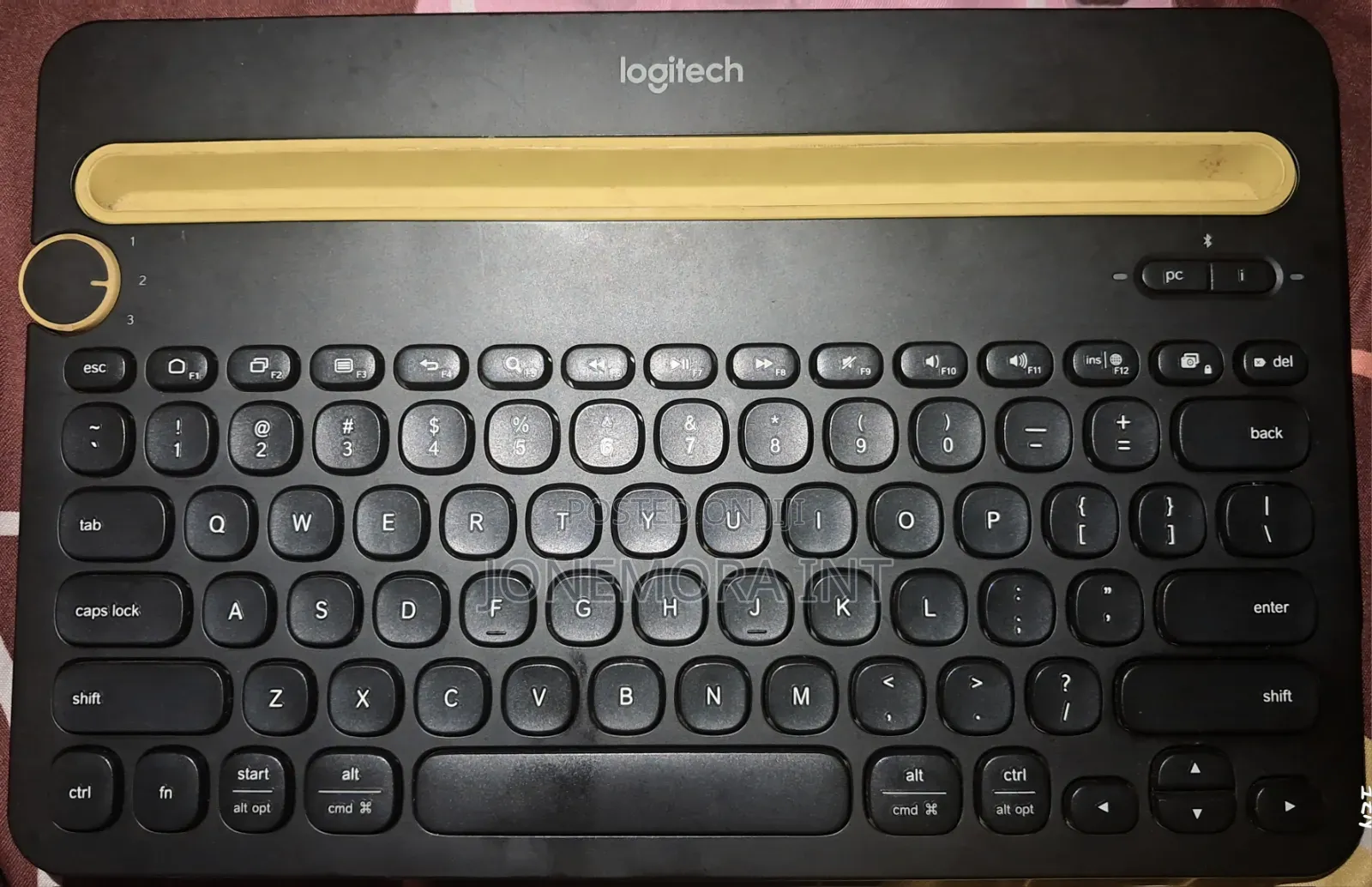 Logitech Keyboard ()