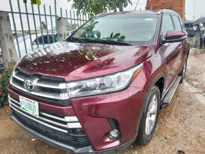 Toyota Highlander 2015 Red