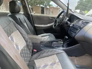 Honda Accord 2002 Silver