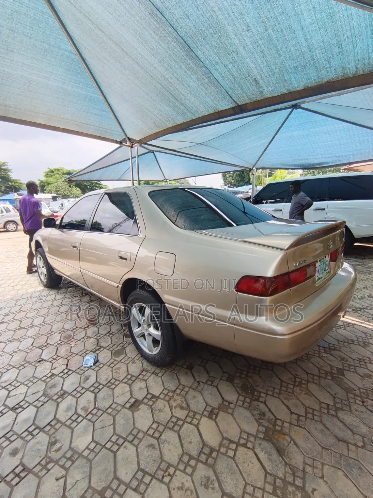 Toyota Camry Automatic 1999 Gold