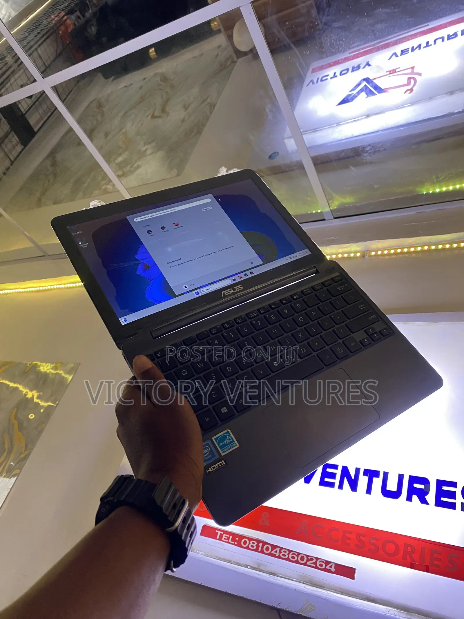 Laptop Asus VivoBook E12 E203NA 4GB Intel Celeron SSD 60GB