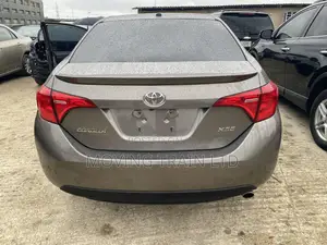 Toyota Corolla XSE 4dr Sedan (1.8L 4cyl CVT) 2017 Gray