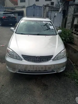 Toyota Camry LE 4dr Sedan (2.4L 4cyl 5M) 2003 Gray