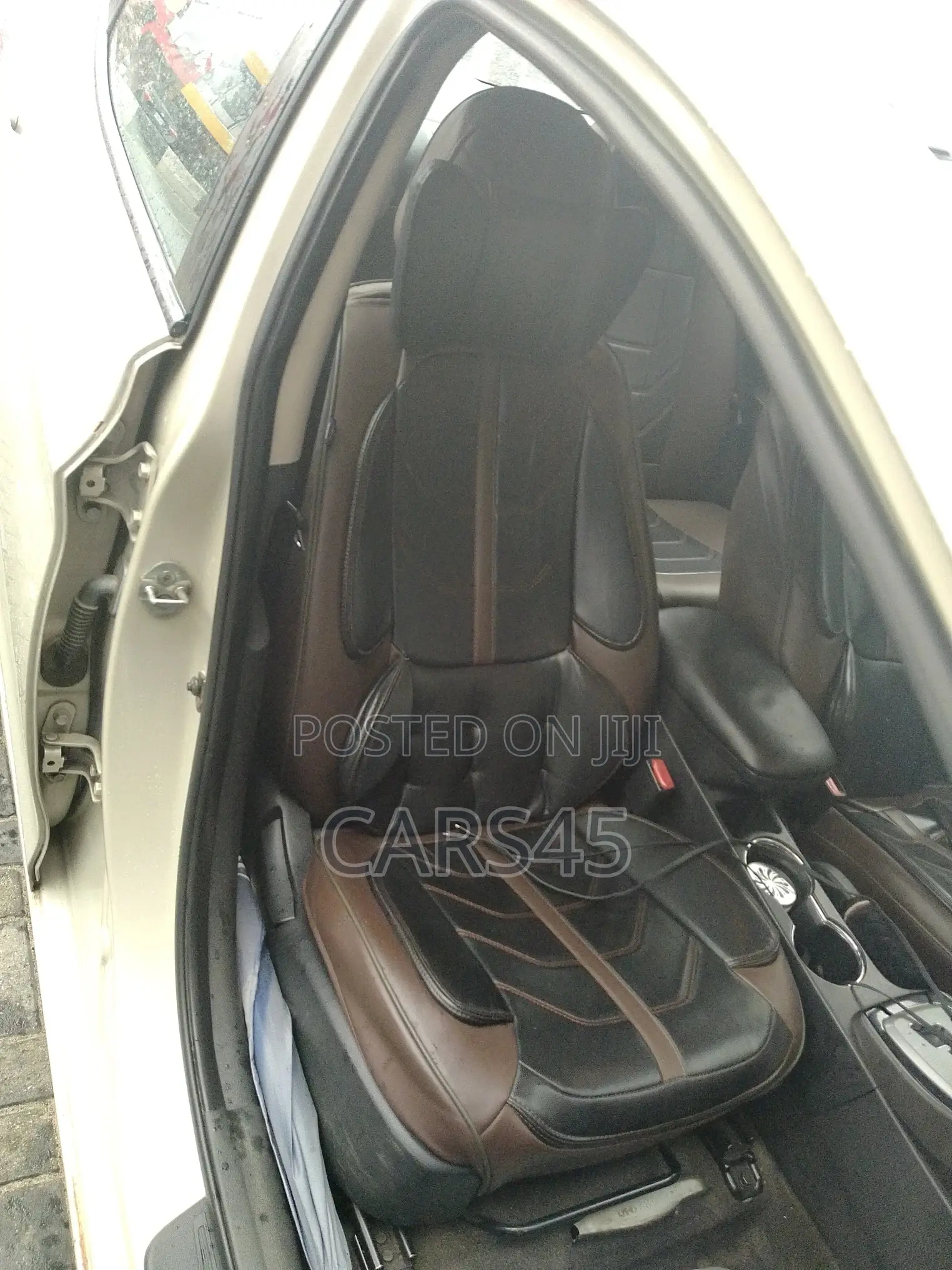 Hyundai Elantra 2012 Beige