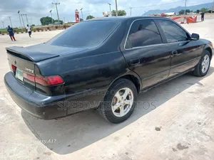 Toyota Camry LE 4dr Sedan (2.2L 4cyl 4A) 2000 Black