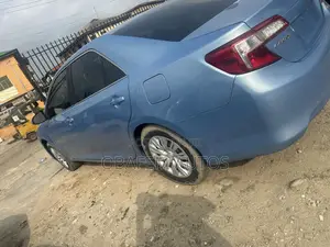 Toyota Camry LE 4dr Sedan (2.5L 4cyl 6A) 2013 Blue