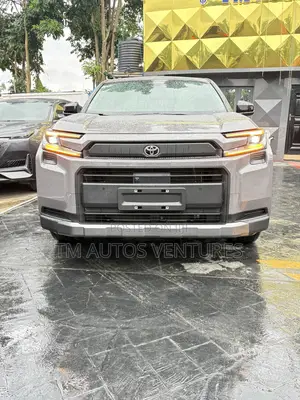 Toyota RAV4 2026 Gray