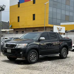 Toyota Hilux 2011 Black