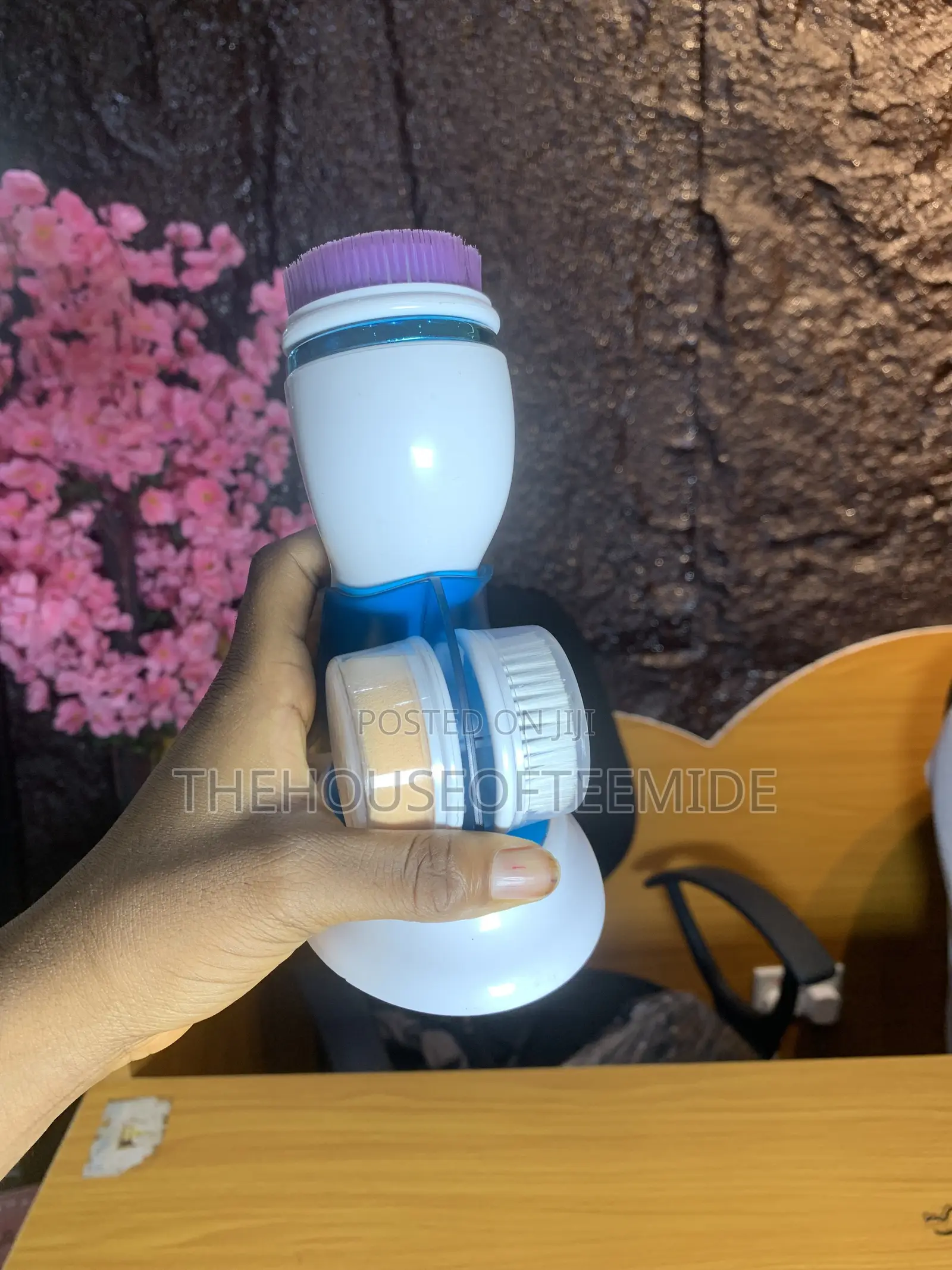 Face Cleaning Brush
