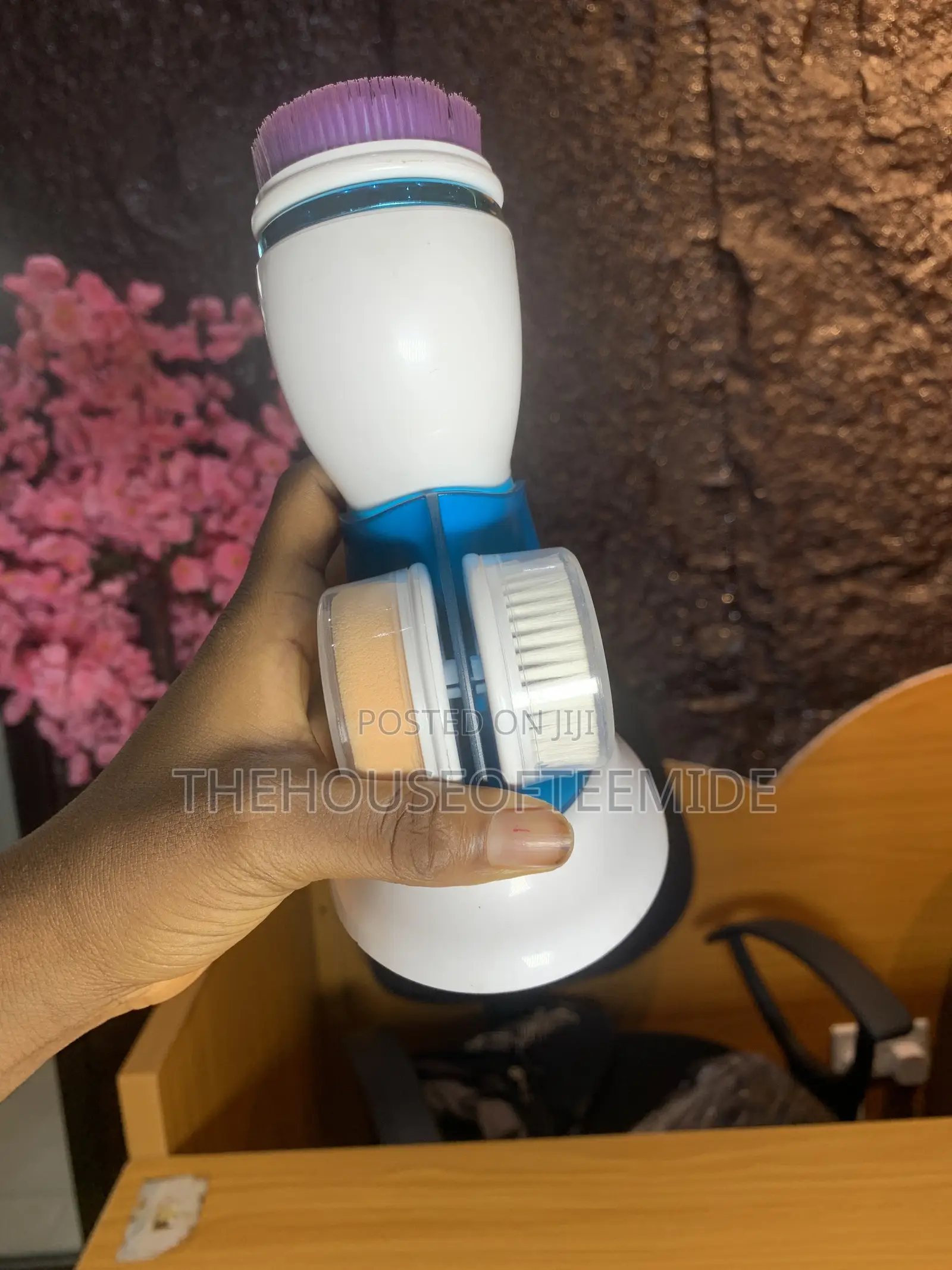 Face Cleaning Brush