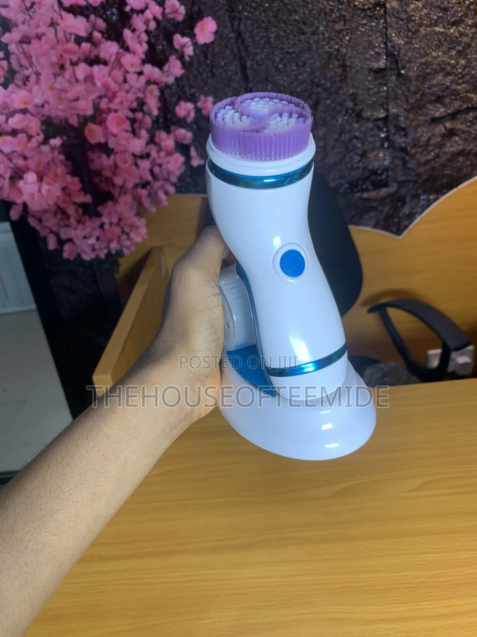 Face Cleaning Brush