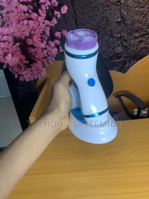 Face Cleaning Brush
