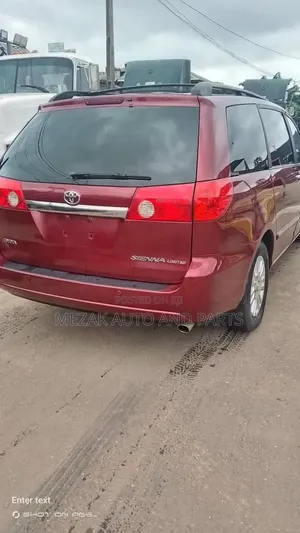 Toyota Sienna 2008 Red