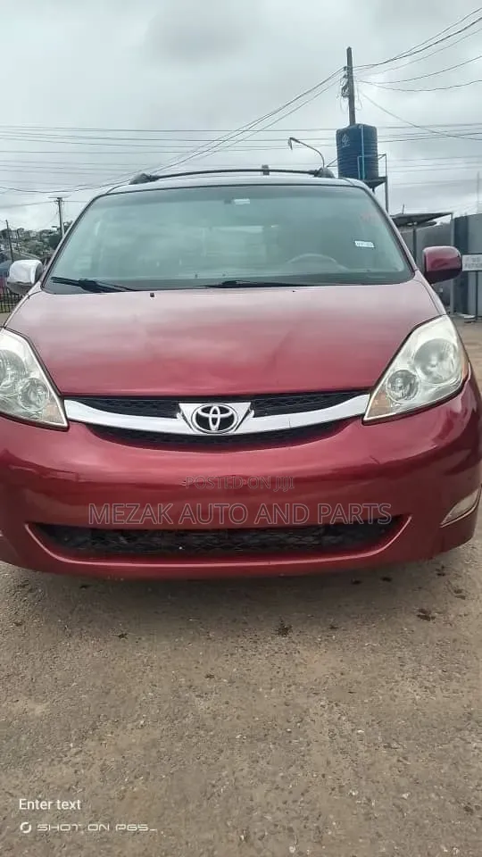 Toyota Sienna 2008 Red