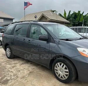 Toyota Sienna 2006 Blue