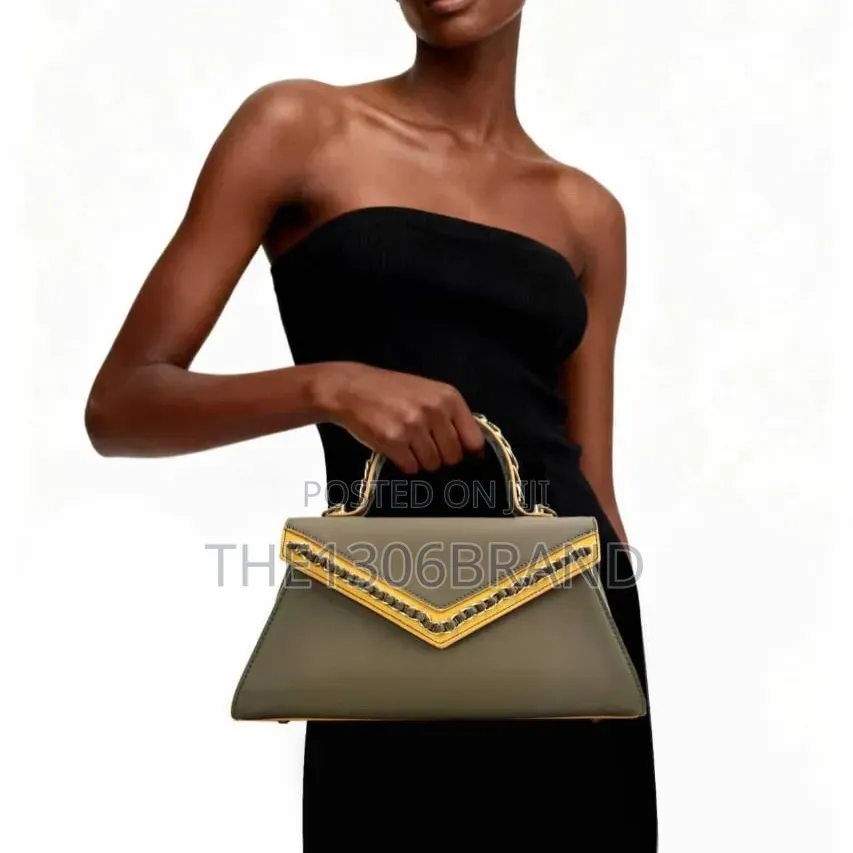 Pedra Handbag