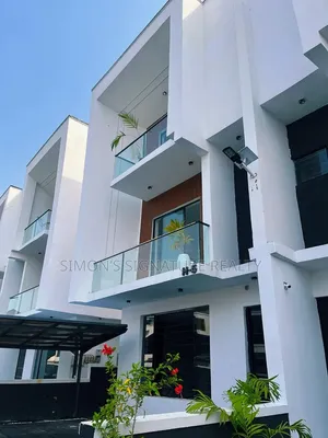 4bdrm Duplex in Chevron for sale