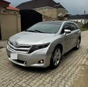 Toyota Venza 2010 Silver