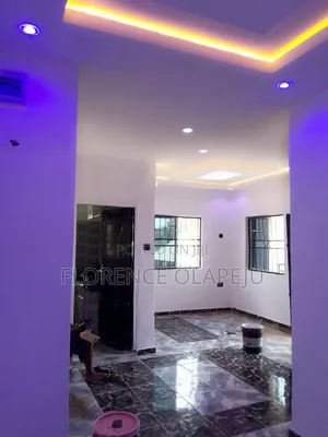 2bdrm Block of Flats in Oloruntumo, Akala Express for rent