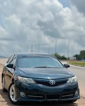 Toyota Camry SE 4dr Sedan (2.5L 4cyl 6A) 2013 Black